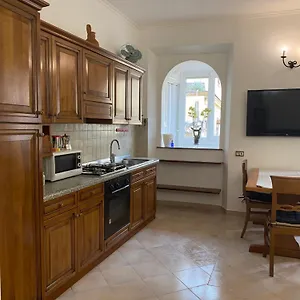 Appartement In Front Of Coliseum 5, Rome